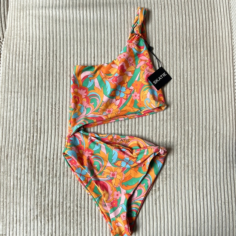 Skatie Nicole Nadi One Piece